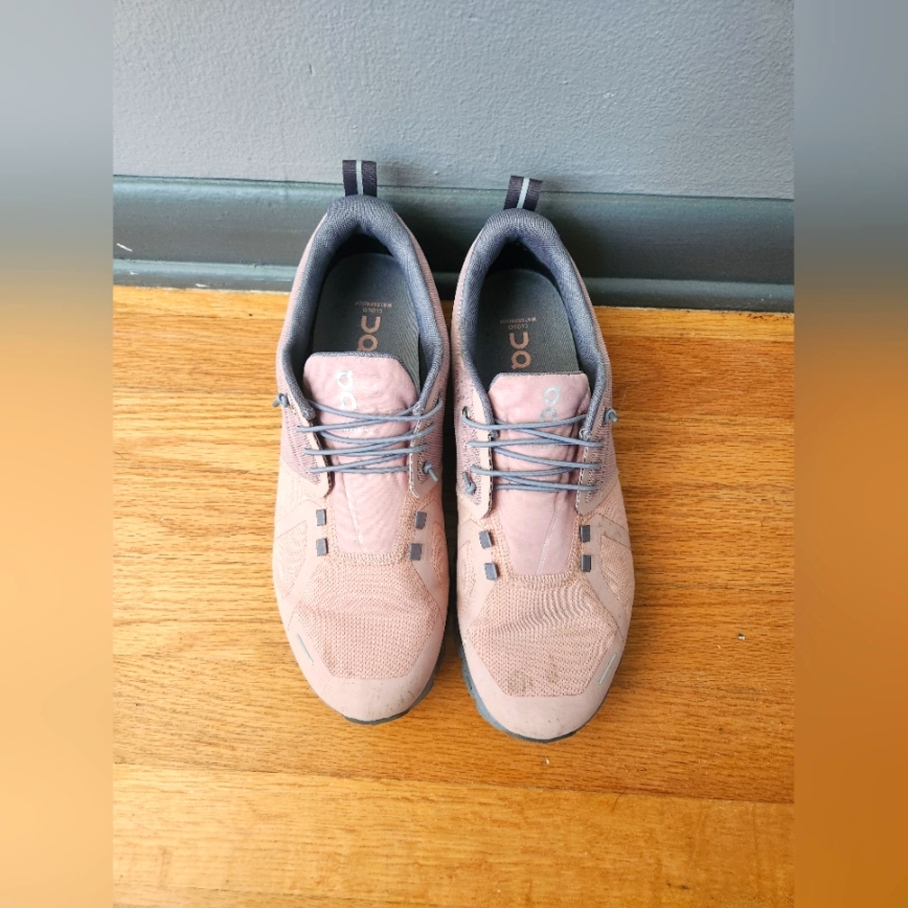 On Cloud Pink Cloud 5 WP Trail Running Shoes Hiking Outdoor Women's Size 10.5